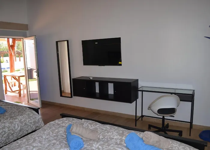 Monica By Mirador De Sotavento *