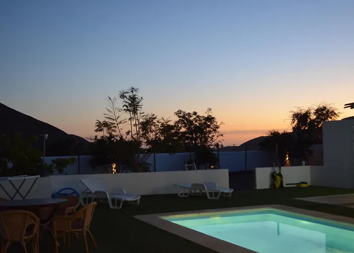 Monica By Mirador De Sotavento *